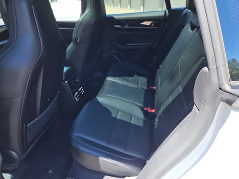 Certified 2025 Porsche Macan 4 Electric AWD/4WD image 37