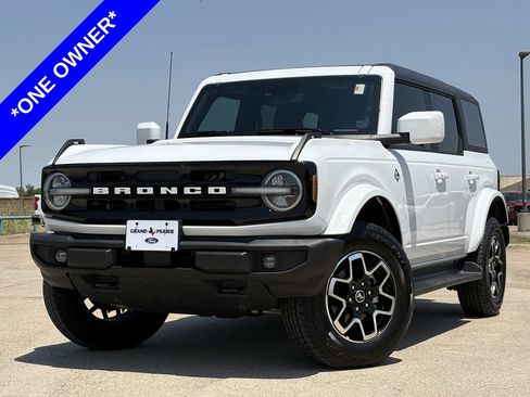 Certified 2025 Ford Bronco Outer Banks AWD/4WD image 2