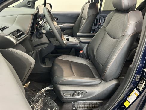 Used 2023 Toyota Sienna XSE w/ XSE Plus Package AWD/4WD image 12