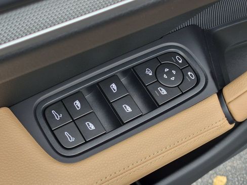 Certified 2026 Porsche Cayenne Coupe AWD/4WD image 25