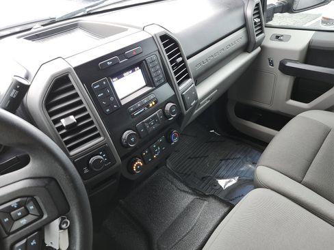 Used 2020 Ford F250 XL w/ STX Appearance Package image 28