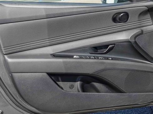 Certified 2025 Hyundai Elantra Sport FWD image 19
