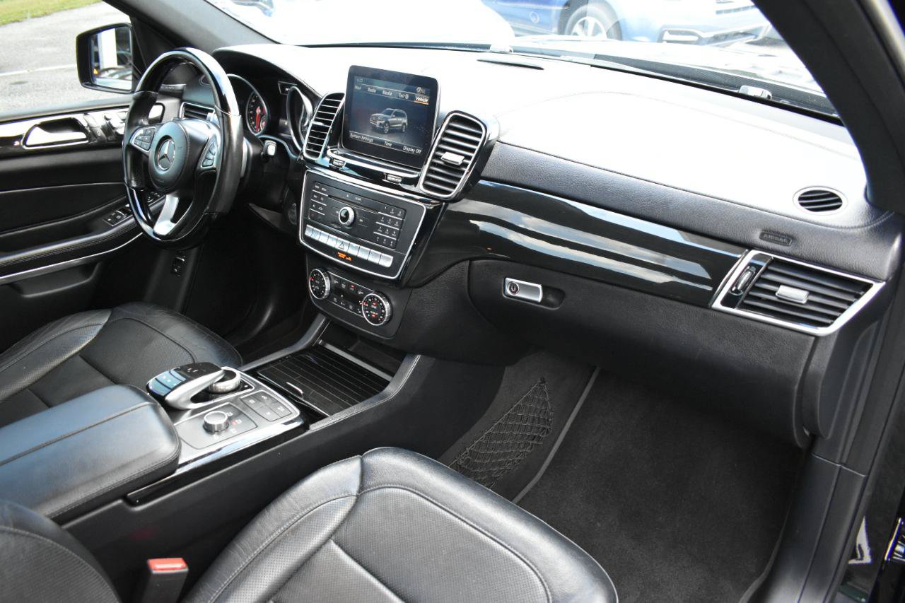 Used 2017 Mercedes-Benz GLS 550 4MATIC image 12