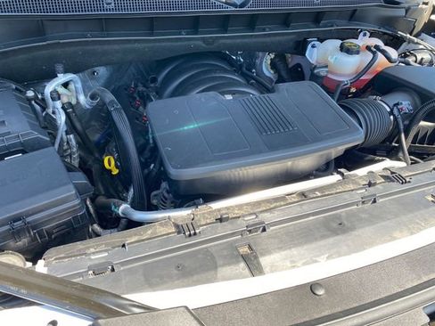 Certified 2025 Chevrolet Suburban LS AWD/4WD image 21