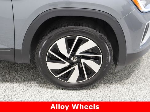 Used 2024 Volkswagen Atlas SE image 5