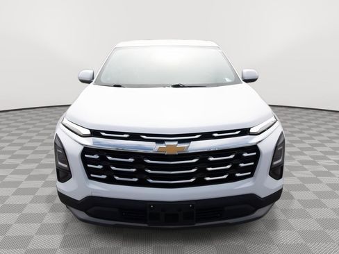 Used 2025 Chevrolet Equinox LT AWD/4WD image 2