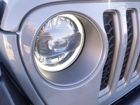 Used 2023 Jeep Gladiator Rubicon w/ LED Lighting Group image 37