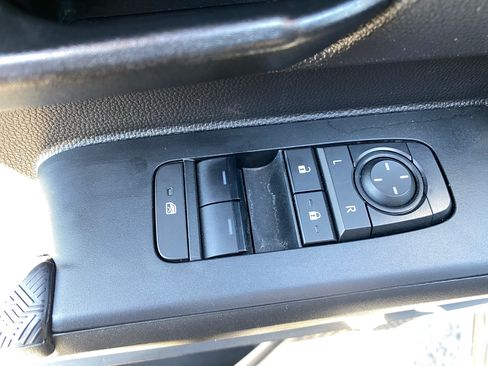 Used 2024 Toyota Tacoma PreRunner RWD image 18