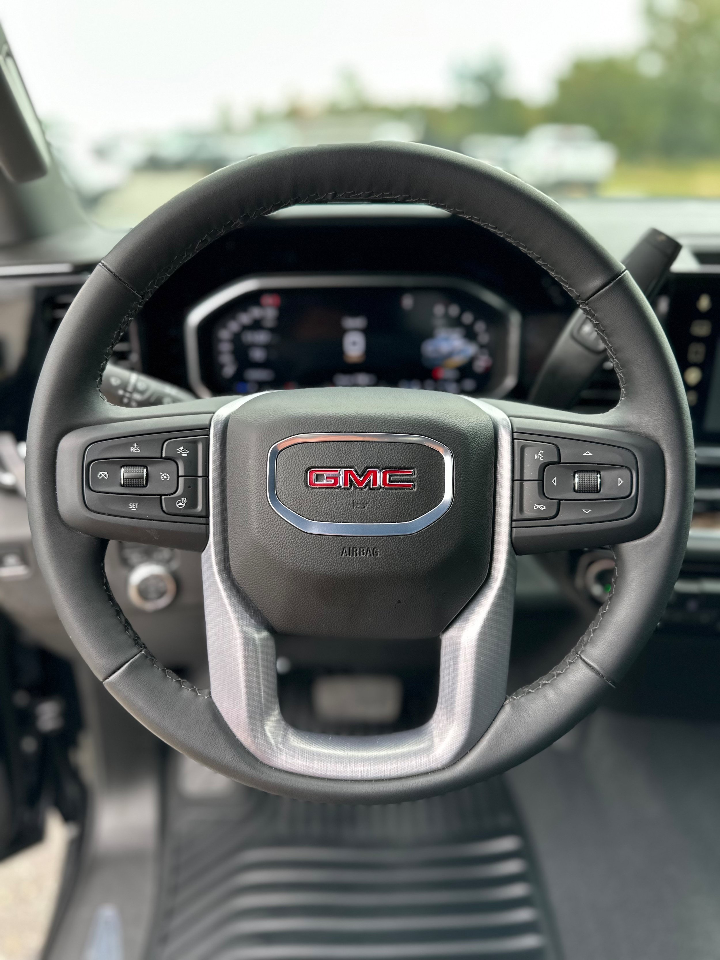 Used 2026 GMC Sierra 2500 SLE w/ SLE Value Package; AWD/4WD image 17