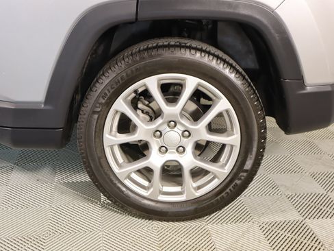 Used 2024 Jeep Compass Latitude AWD/4WD image 18