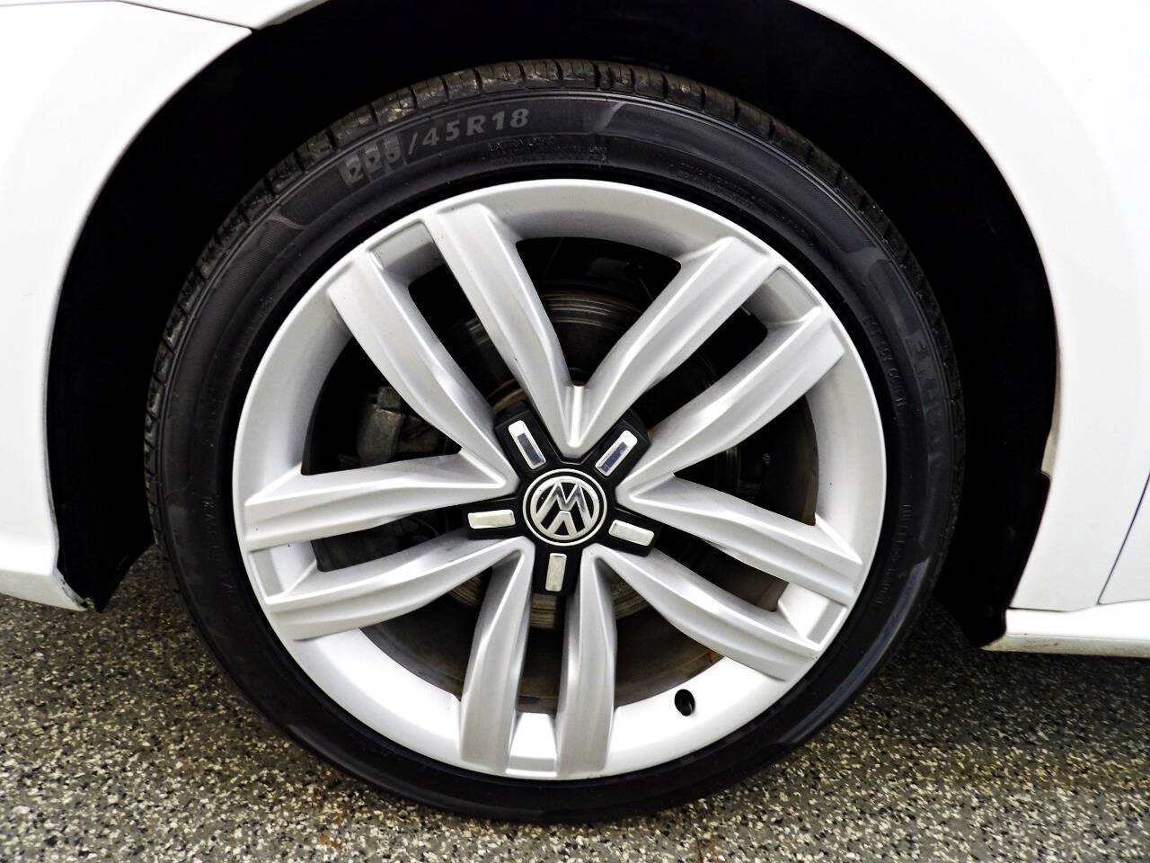 Used 2017 Volkswagen Passat 1.8T SE FWD image 19