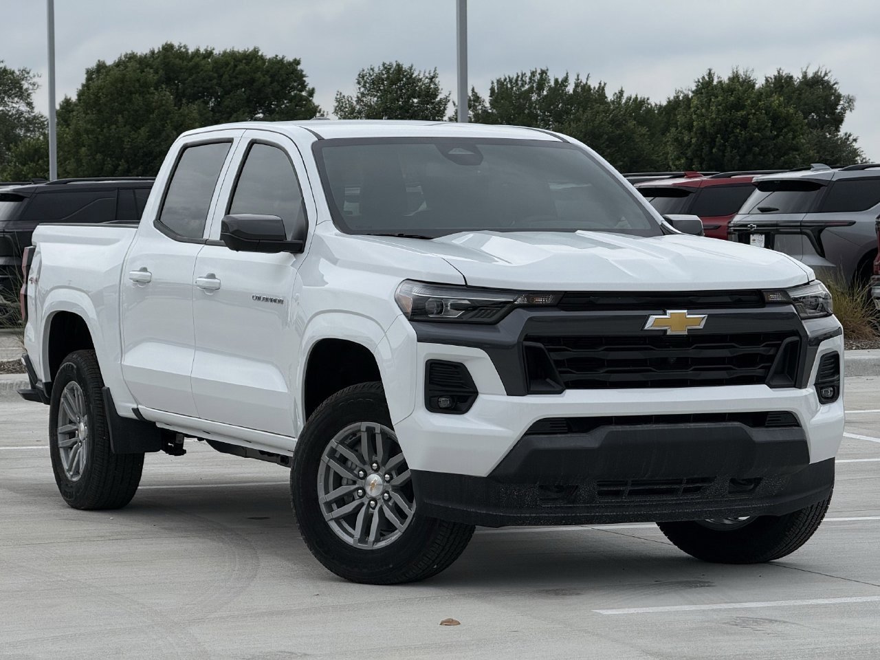 New 2026 Chevrolet Colorado LT w/ LT Convenience Package AWD/4WD image 2