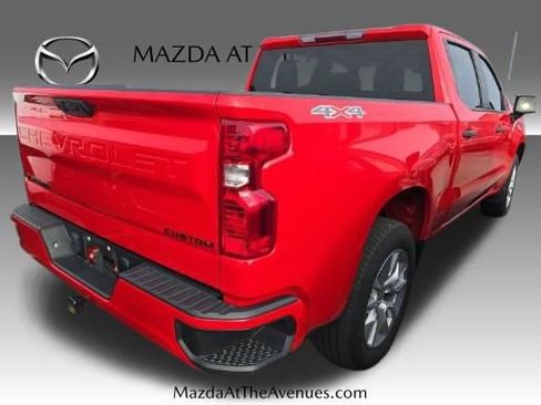 Used 2022 Chevrolet Silverado 1500 Custom image 3