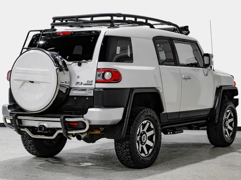 Used 2014 Toyota FJ Cruiser 4WD w/ Upgrade Package image 6