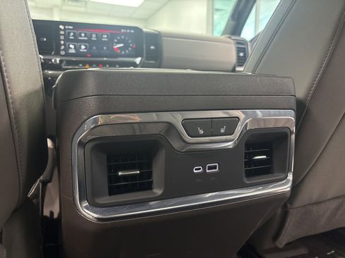 Used 2023 GMC Sierra 1500 SLT w/ SLT Premium Package image 35