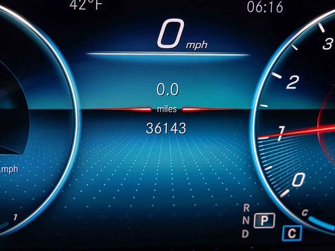 Used 2022 Mercedes-Benz GLB 250 4MATIC image 10