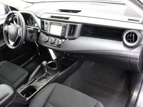 Used 2016 Toyota RAV4 LE AWD/4WD image 31