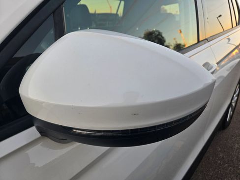 Used 2018 Volkswagen Tiguan S image 23