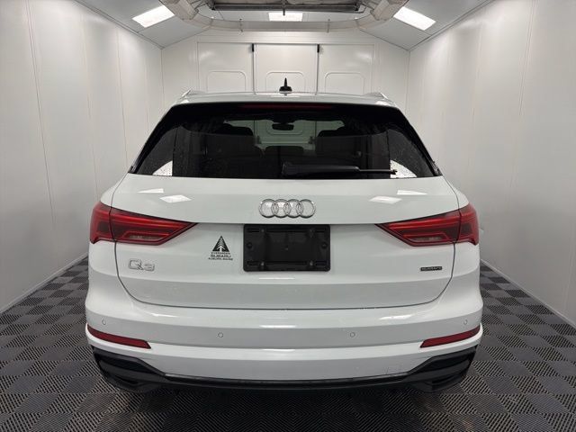 Used 2022 Audi Q3 2.0T Premium Plus w/ Premium Plus Package AWD/4WD image 5