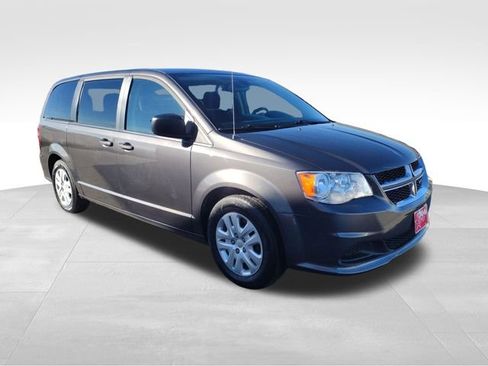 Used 2019 Dodge Grand Caravan SE w/ UConnect Hands-Free Group image 8