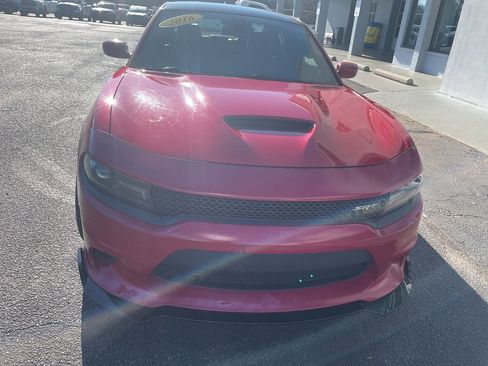 Used 2016 Dodge Charger SRT image 3