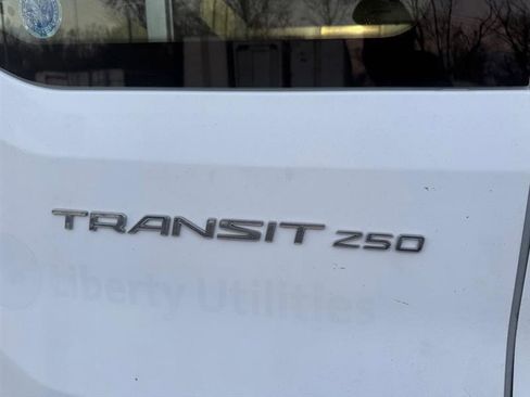 Used 2015 Ford Transit 250 130 Medium Roof image 35