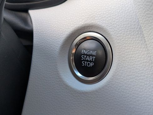 Used 2025 Toyota Corolla SE image 24