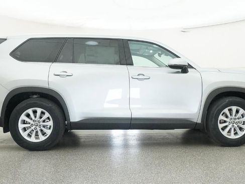 New 2026 Toyota Grand Highlander XLE image 27