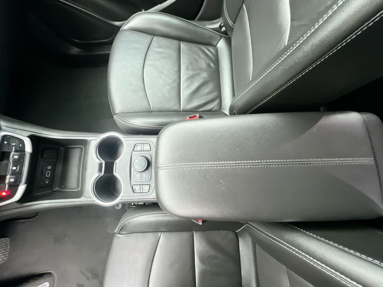 Used 2024 GMC Terrain SLT AWD/4WD image 21