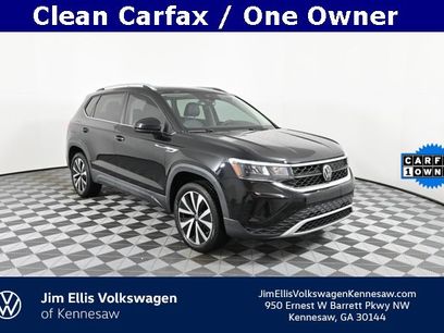 Certified 2023 Volkswagen Taos SE w/ Panoramic Sunroof Package