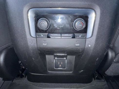 Used 2021 Chevrolet Suburban High Country image 17