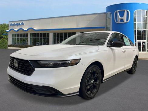 New 2025 Honda Accord SE image 1