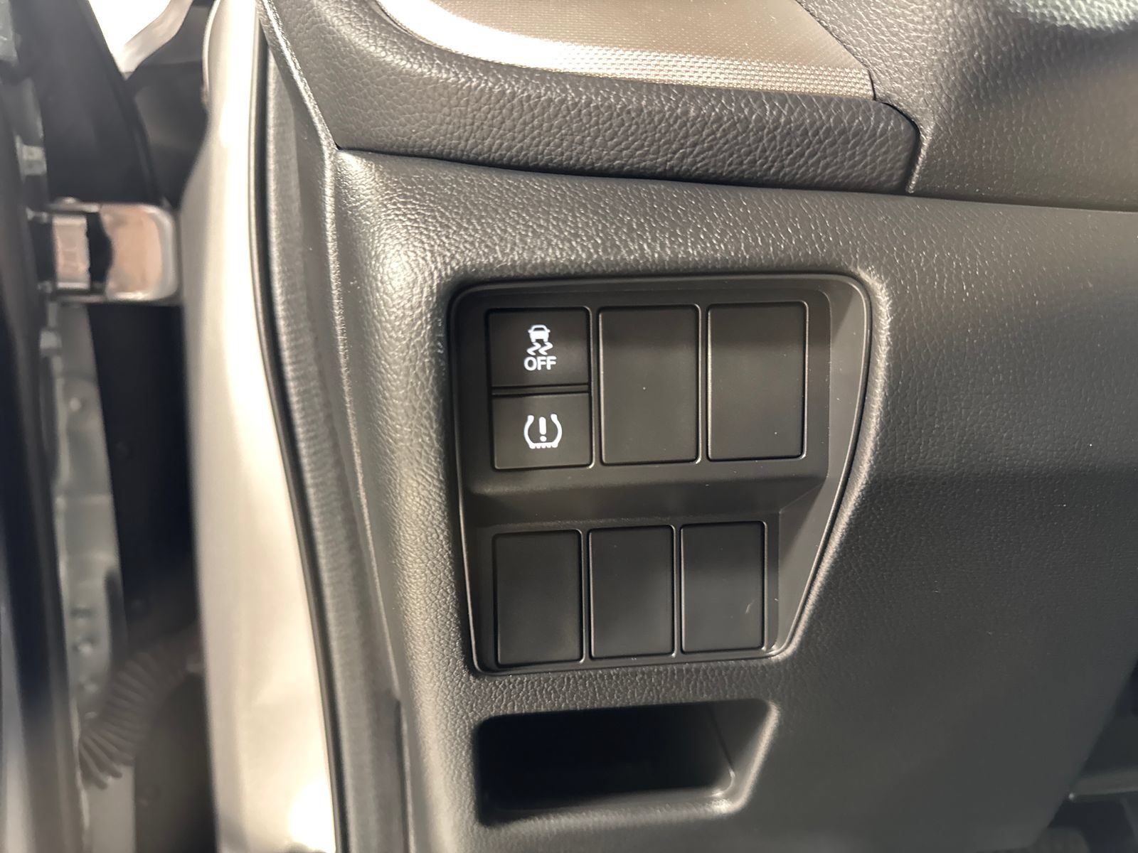 Certified 2018 Honda CR-V LX image 17
