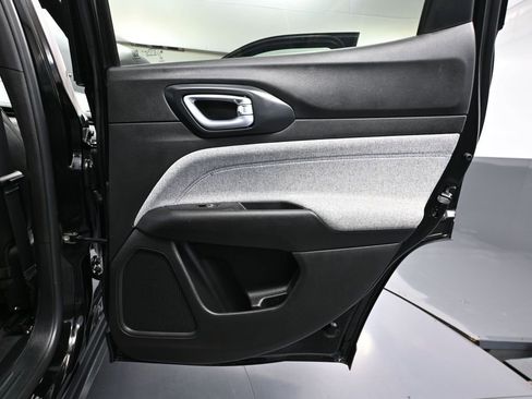 Used 2024 Jeep Compass Latitude w/ Convenience Group AWD/4WD image 42