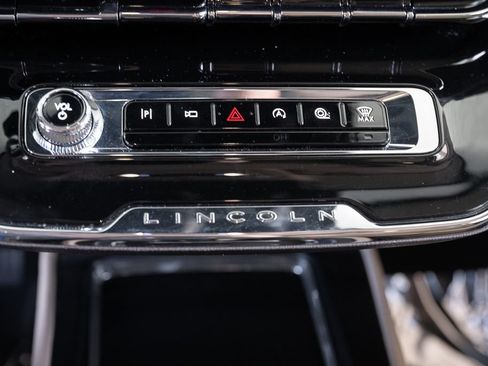 Used 2024 Lincoln Corsair Reserve w/ Equipment Group 201A FWD image 35