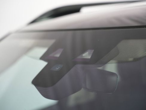 Used 2017 Land Rover Discovery HSE image 68