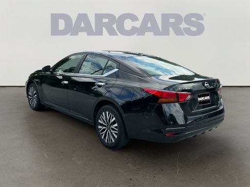 Used 2025 Nissan Altima 2.5 SV AWD/4WD image 5