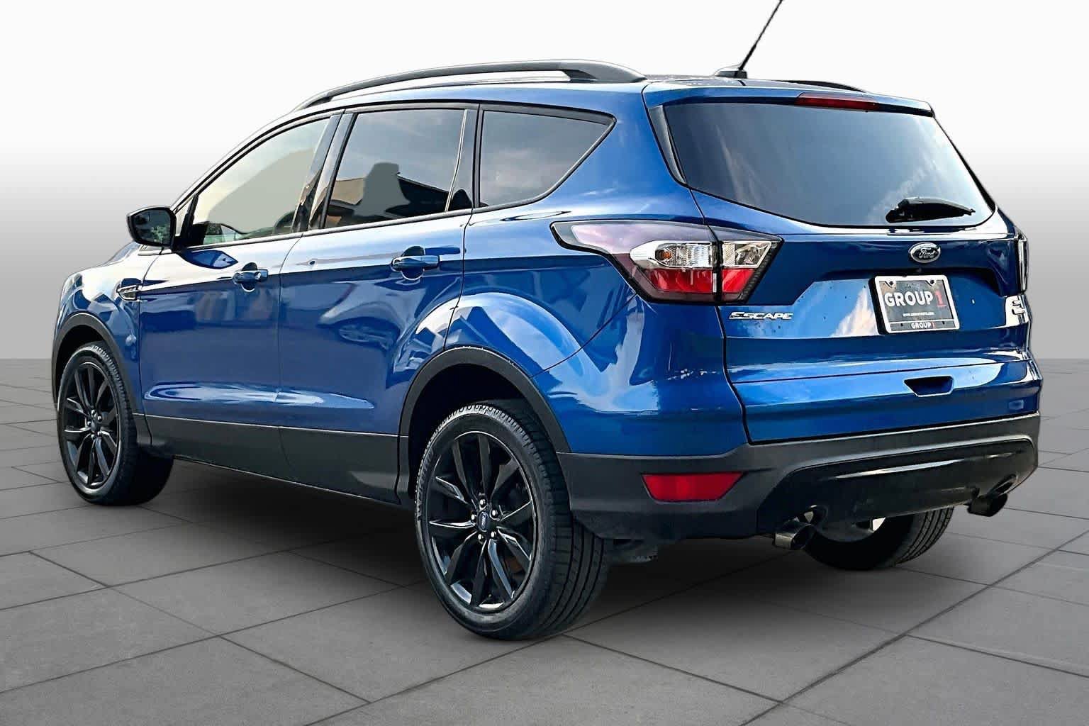 Used 2018 Ford Escape SE w/ SE Sport Appearance Package AWD/4WD image 12