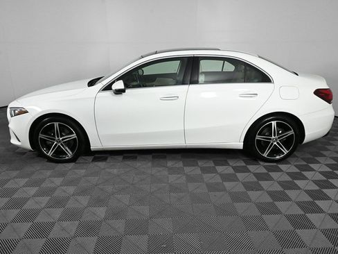 Certified 2022 Mercedes-Benz A 220 4MATIC image 3