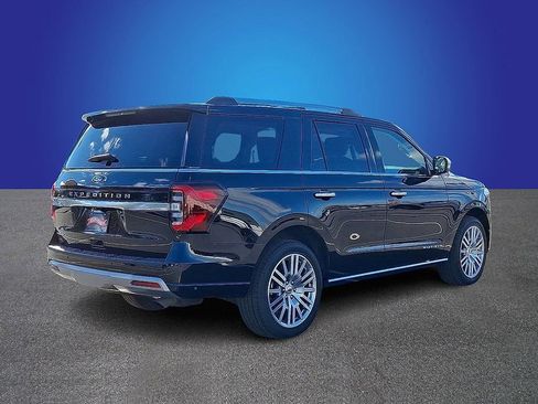 Used 2024 Ford Expedition Platinum AWD/4WD image 4