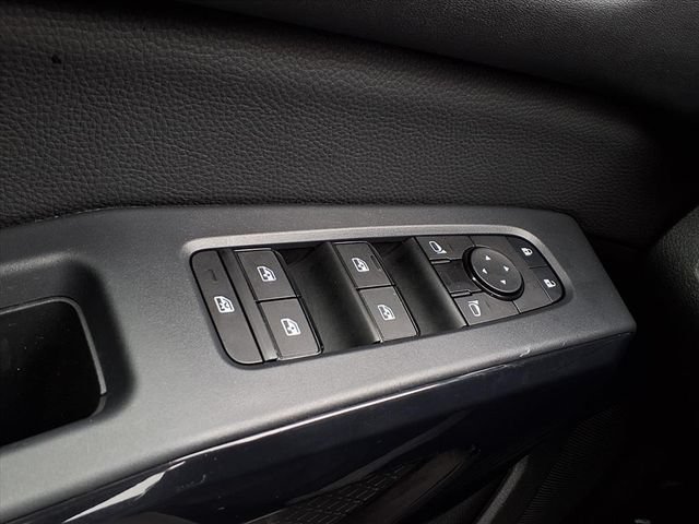 Used 2024 Nissan Pathfinder SV AWD/4WD image 17