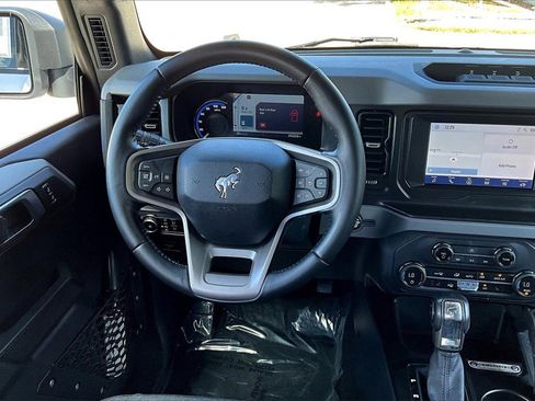 Used 2023 Ford Bronco Big Bend w/ Sasquatch Package image 18