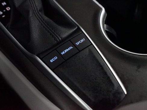 Certified 2022 Toyota Camry LE FWD image 21