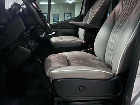 Used 2022 Mercedes-Benz Sprinter 144 Cargo image 13