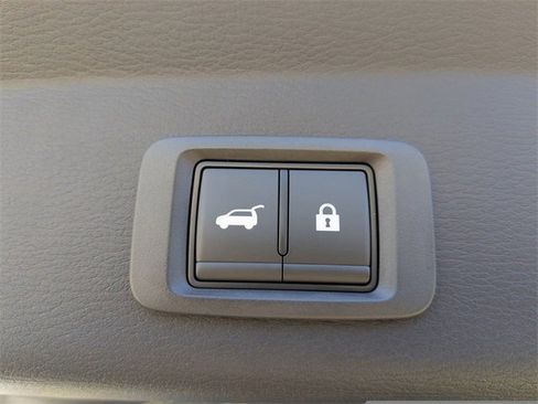 New 2025 Mitsubishi Outlander SE image 14