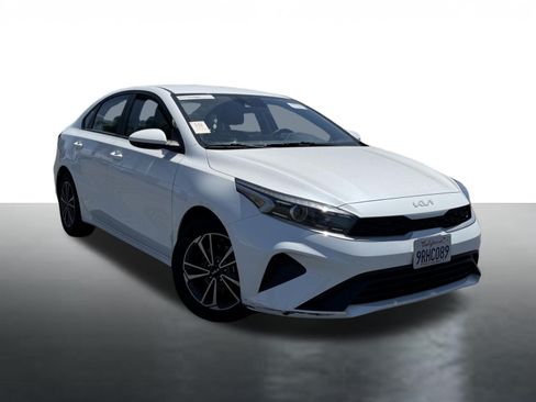 Used 2023 Kia Forte LXS FWD image 1