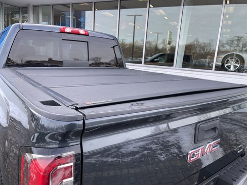 Used 2018 GMC Sierra 1500 SLT w/ SLT Premium Package image 40