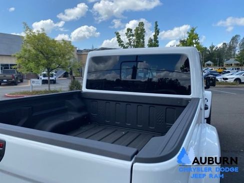 New 2026 Jeep Gladiator Rubicon AWD/4WD image 9
