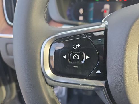 Used 2023 Volvo XC60 B5 Ultimate w/ Climate Package image 14