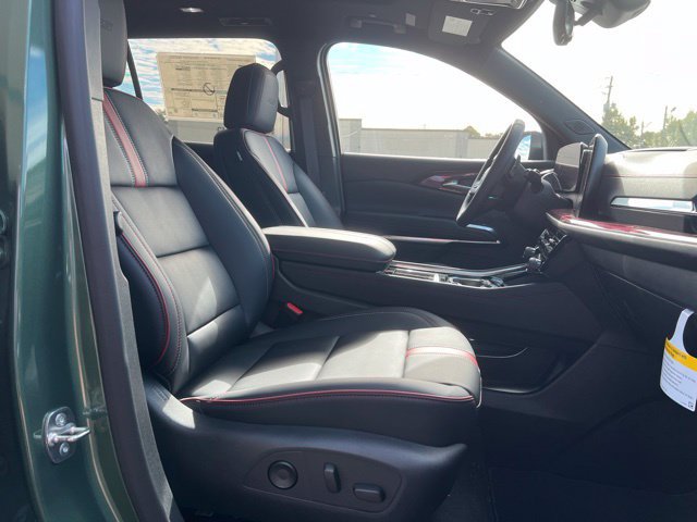 New 2027 Chevrolet Traverse RS FWD image 15